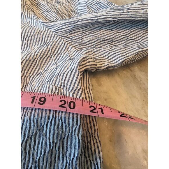 Chicos Womens 2 Medium Pullover Tunic Top Roll Tab Sleeves Black White Stretch - Picture 8 of 13